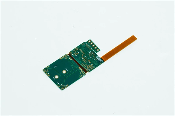 Многослойна твърда - гъвкава печатна платка